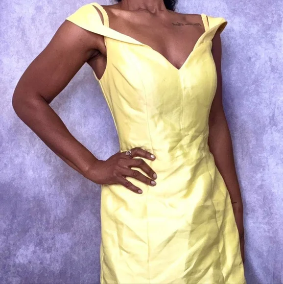 REPOSHING Yellow Jovani Evening Gown - Picture 4 of 6